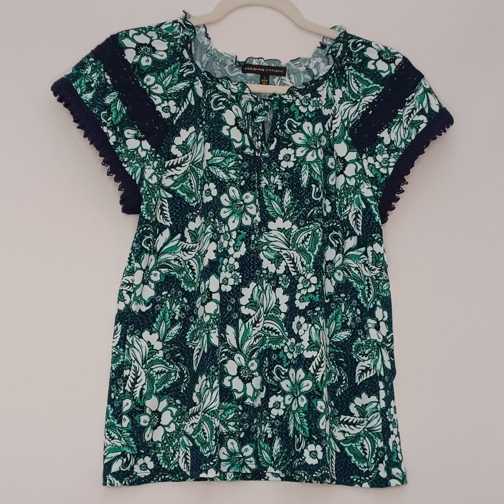 Women's Adrienne Vittadini Green Flower Pring‎ With Lace Top Size Small